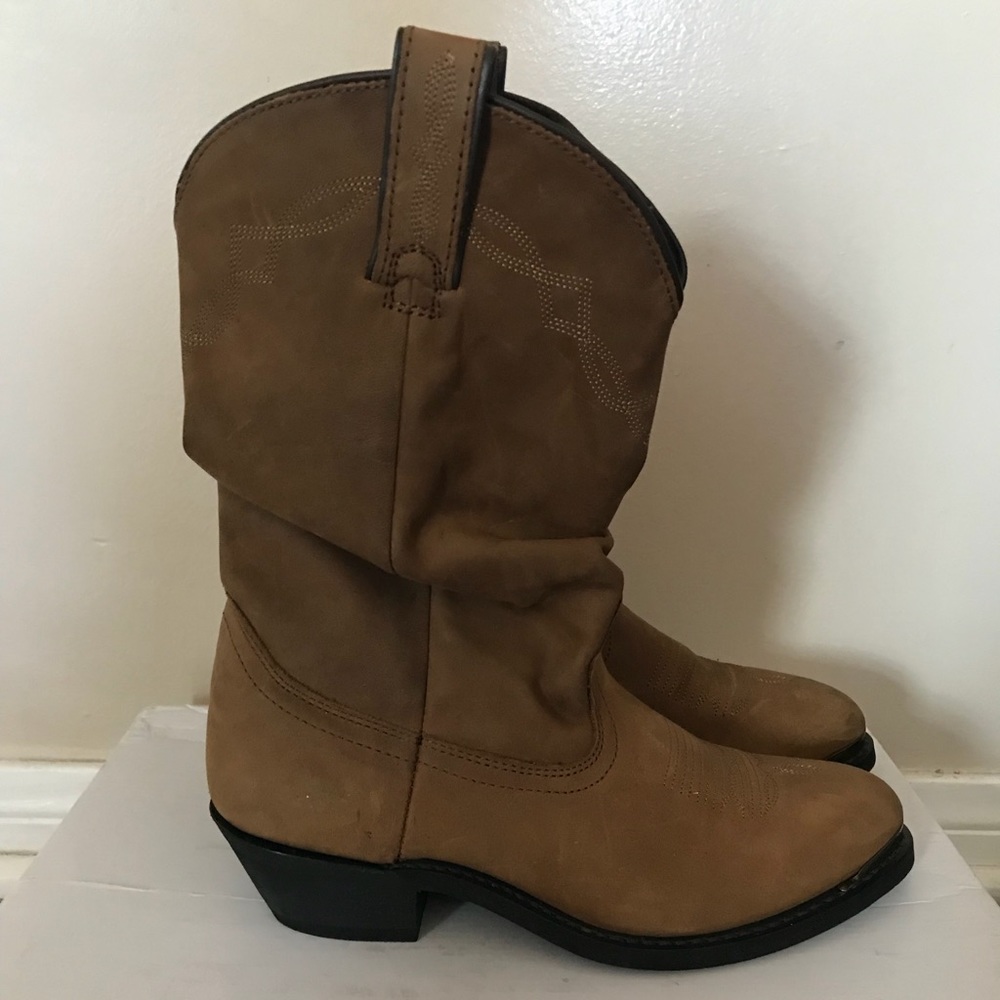 7.5 women’s brown cowboy boots